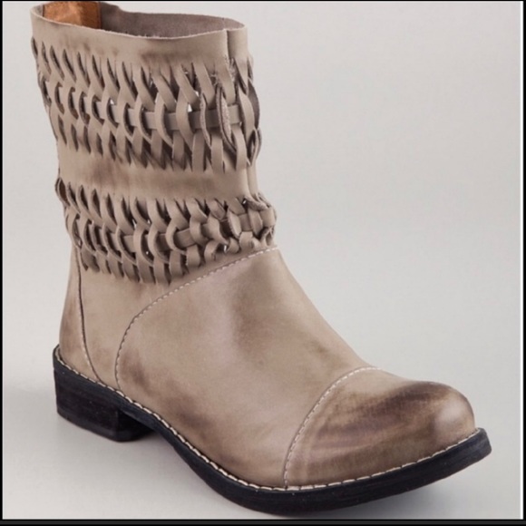 Modern Vintage Shoes - Modern Vintage Boots Size 7 1/2 Light Grey